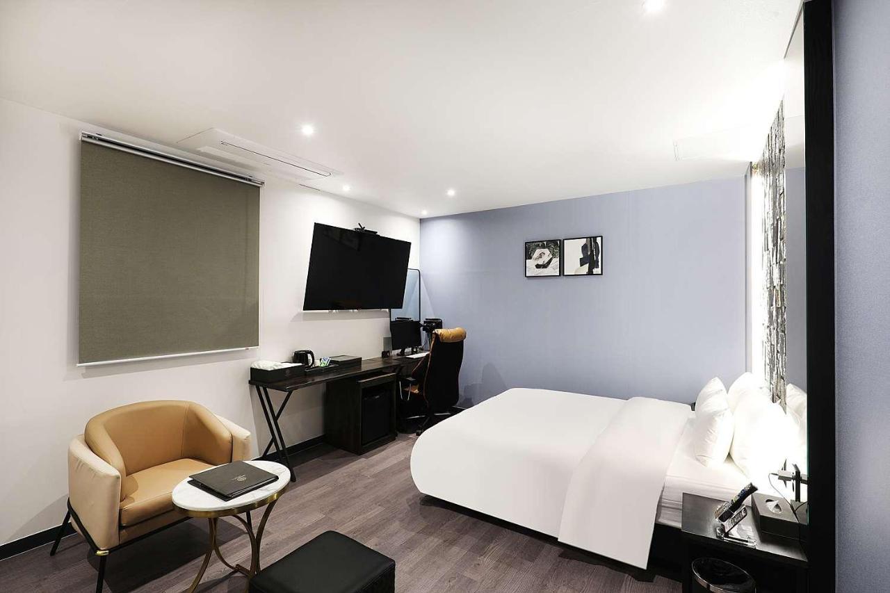 Mariposa Hotel Songtan Пхёнтхэк Экстерьер фото