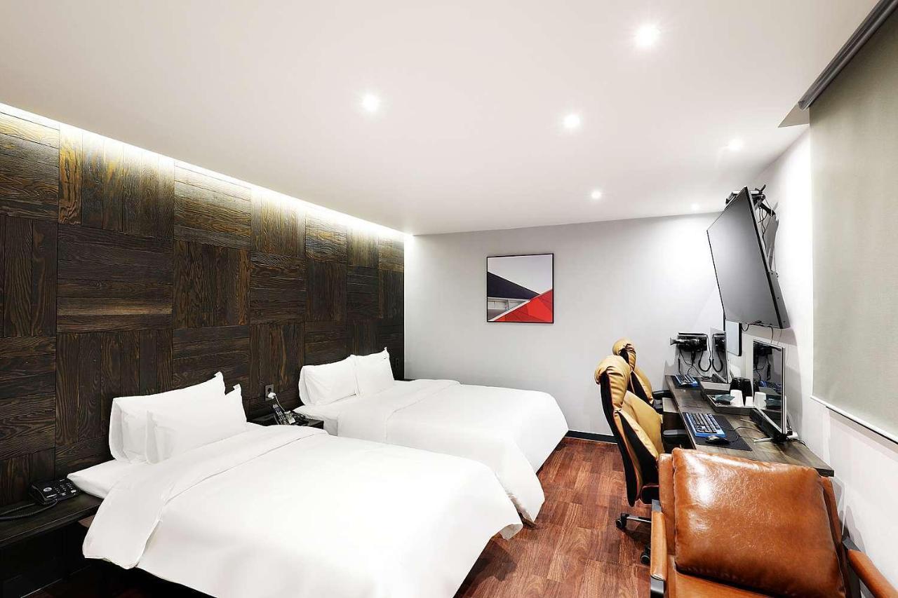 Mariposa Hotel Songtan Пхёнтхэк Экстерьер фото